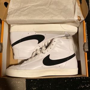 Brand New Nike Blazers Mid '77 VNTG- Size 12